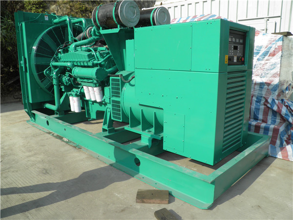 锦屏出租发电机 发电机组厂家：柴油发电机组的控制屏的作用是什么？