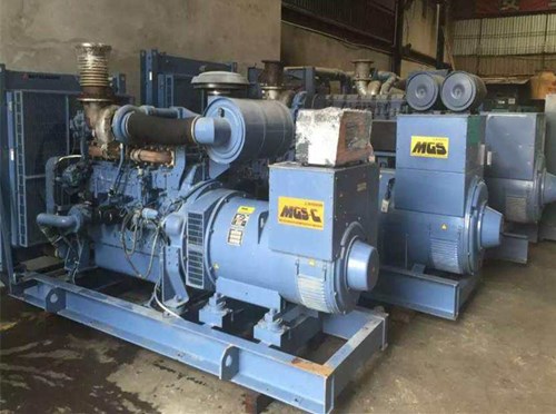 锦屏发电机组带负载降电压是什么原因照成的？