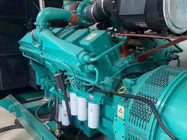 锦屏更换100kW柴油发电机组机油时，需要注意哪些事项？